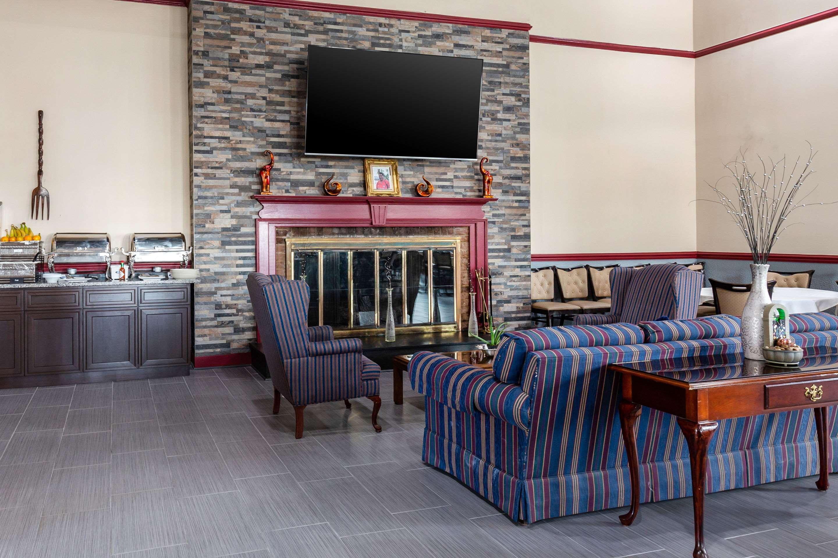 Clarion Inn Falls Church-Arlington Esterno foto