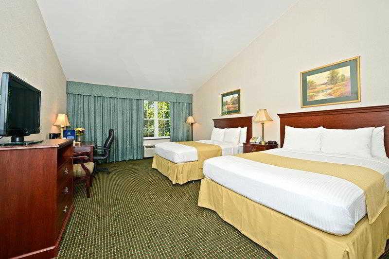Clarion Inn Falls Church-Arlington Esterno foto