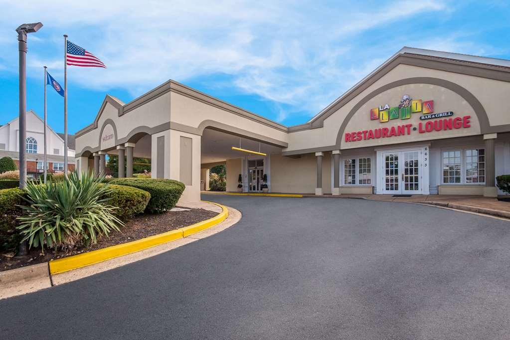 Clarion Inn Falls Church-Arlington Esterno foto
