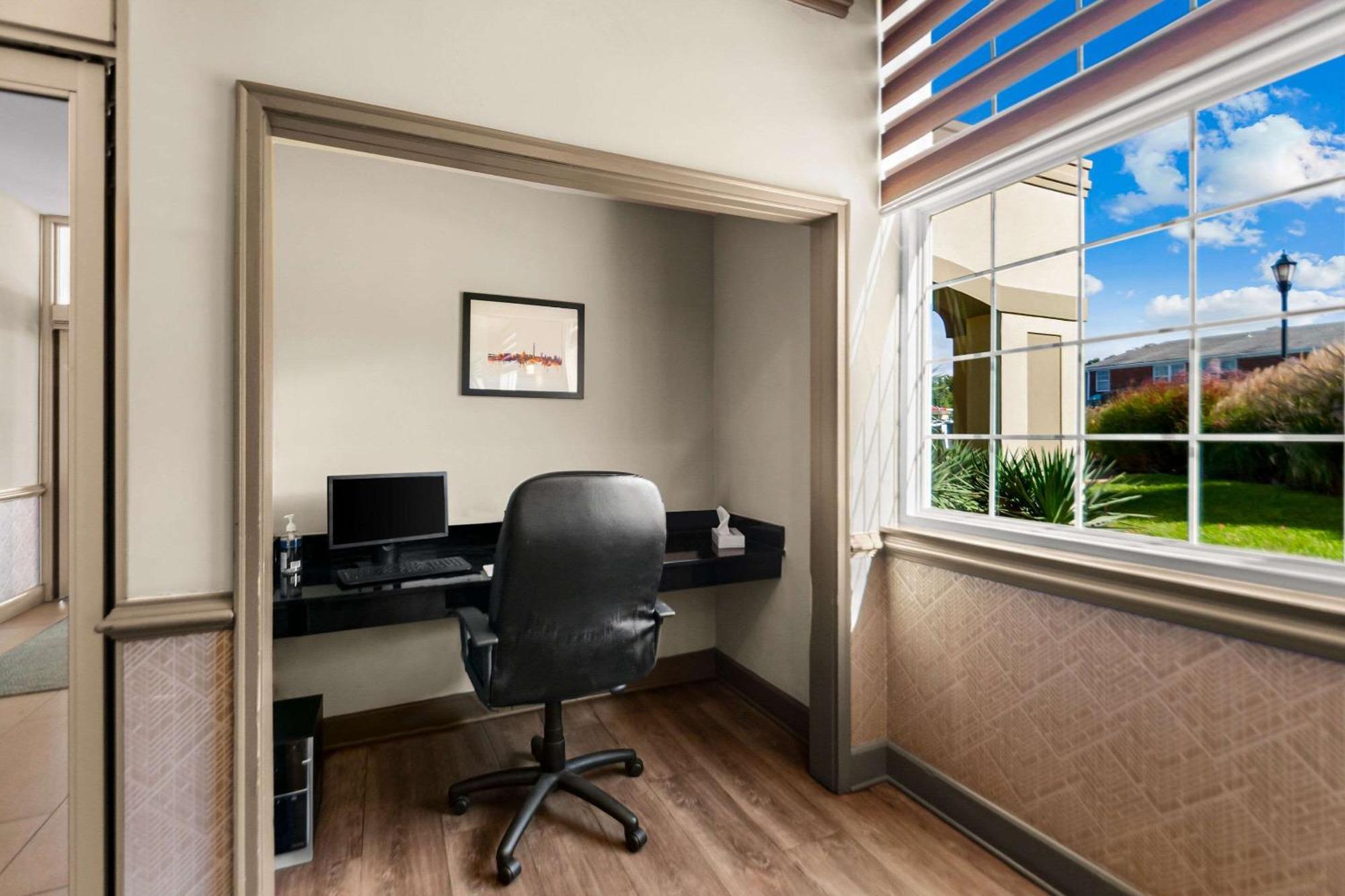 Clarion Inn Falls Church-Arlington Esterno foto