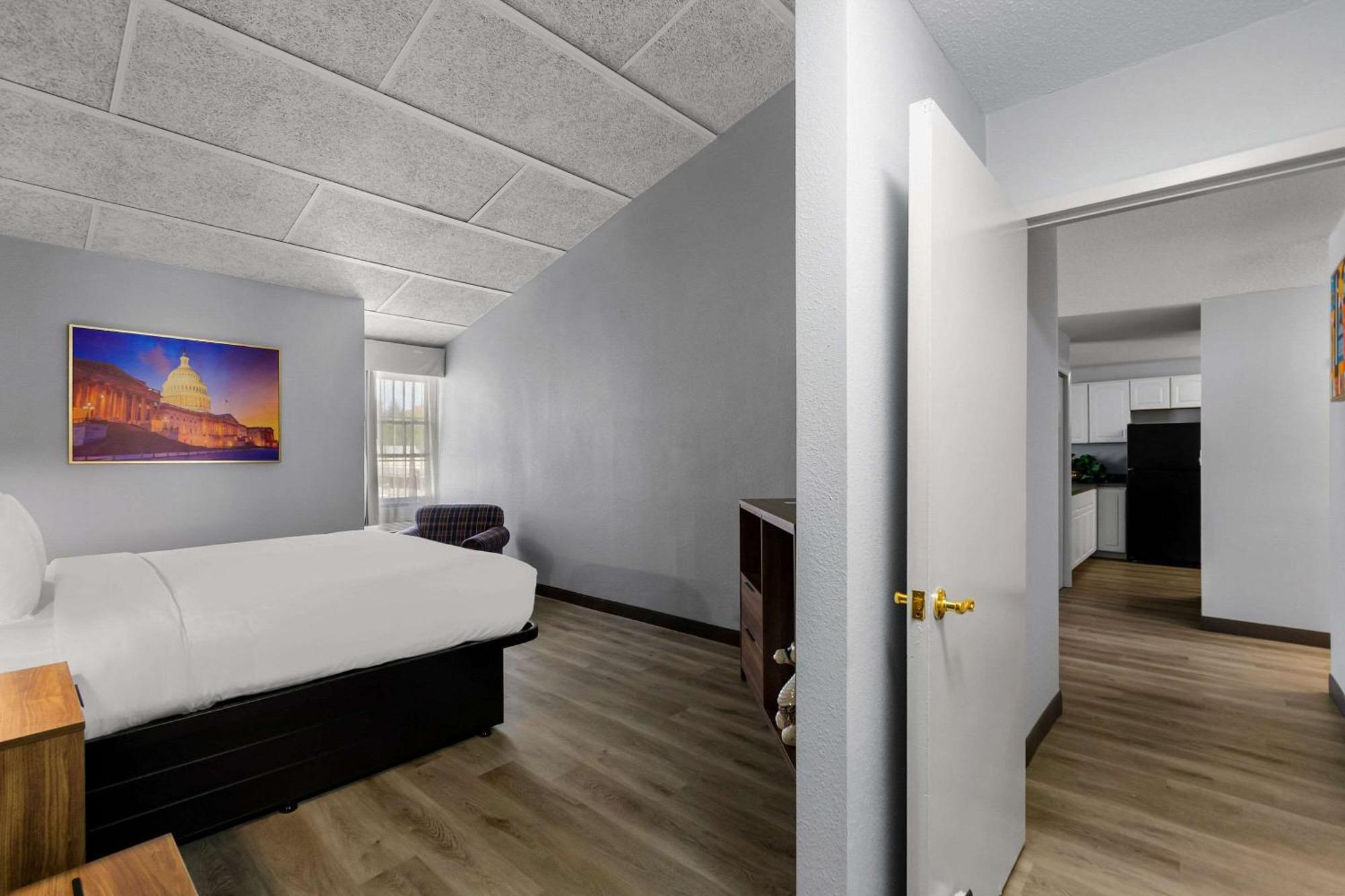 Clarion Inn Falls Church-Arlington Esterno foto