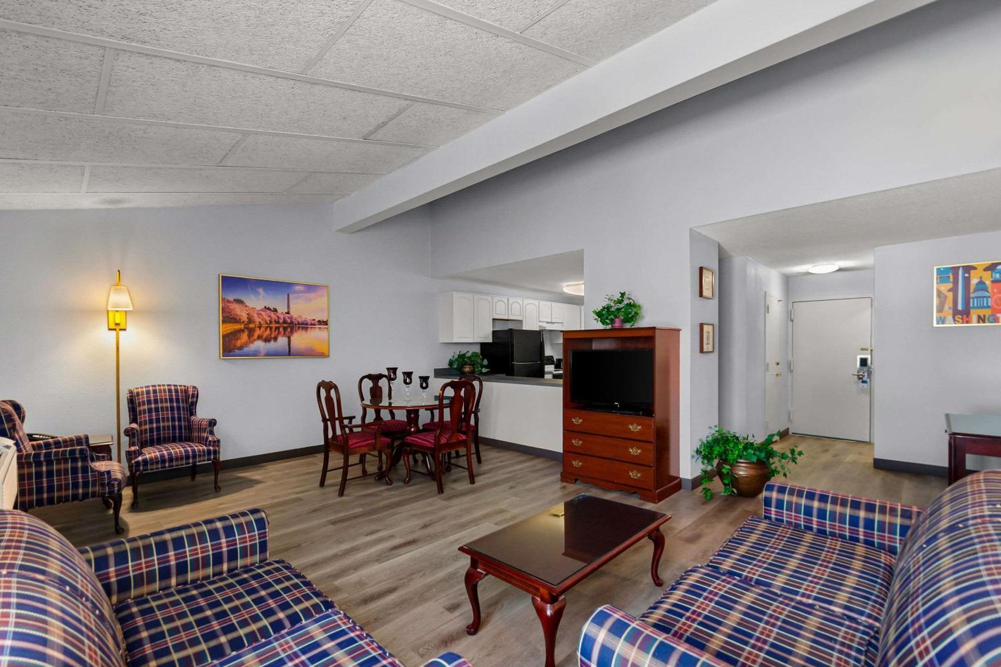 Clarion Inn Falls Church-Arlington Esterno foto