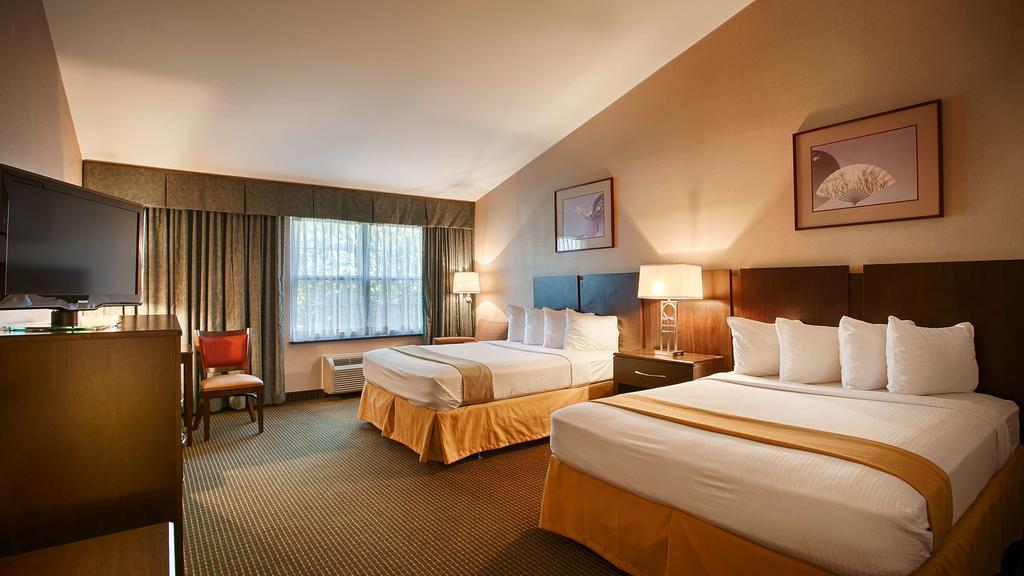 Clarion Inn Falls Church-Arlington Esterno foto