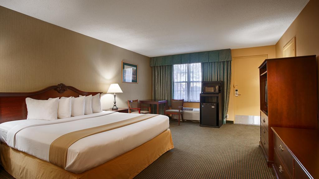 Clarion Inn Falls Church-Arlington Esterno foto