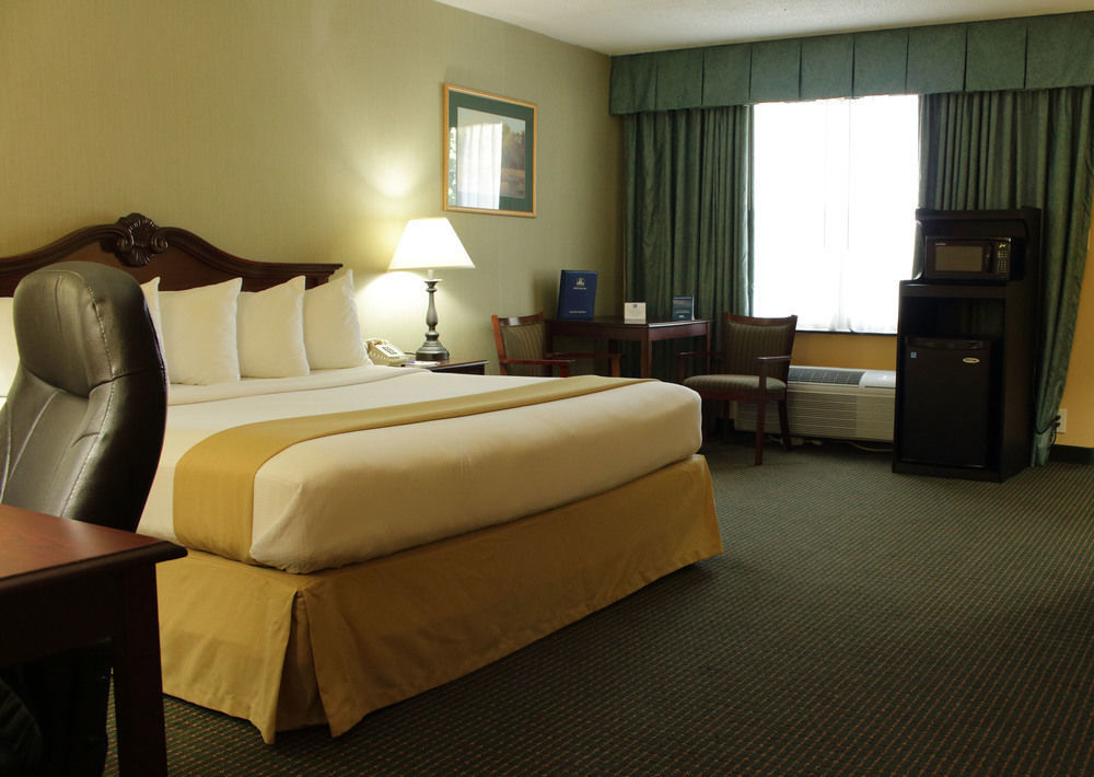 Clarion Inn Falls Church-Arlington Esterno foto