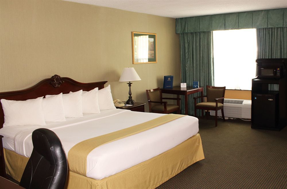 Clarion Inn Falls Church-Arlington Esterno foto