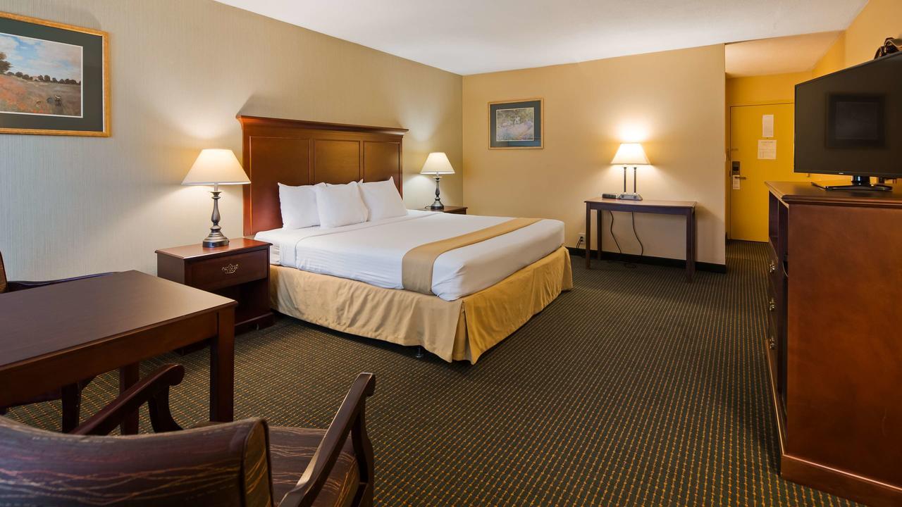 Clarion Inn Falls Church-Arlington Esterno foto