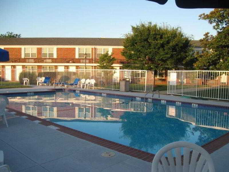 Clarion Inn Falls Church-Arlington Esterno foto